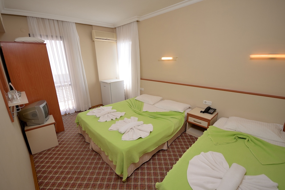 KERMAN HOTEL 18/52