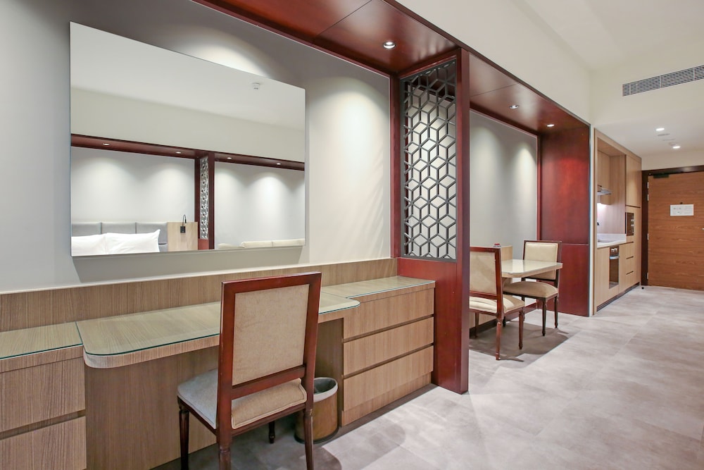 Sitara Hotel Apartment L.L.C 6/51