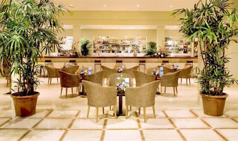 Hotel Las Olas 31/50