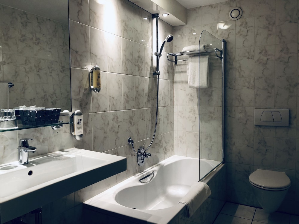 HOTEL CHARIOT 44/50