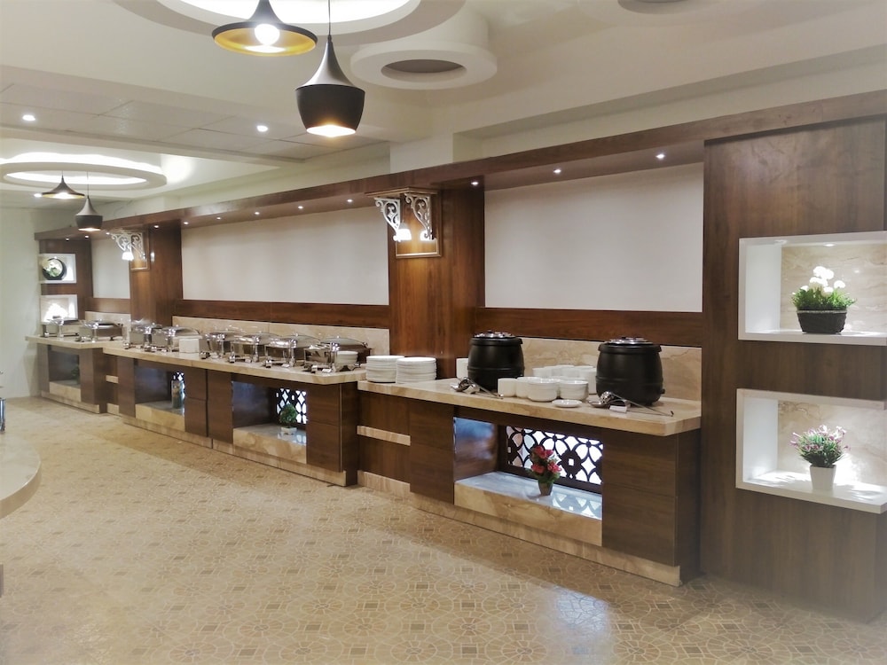 White Castle Corporate Residences 3/50
