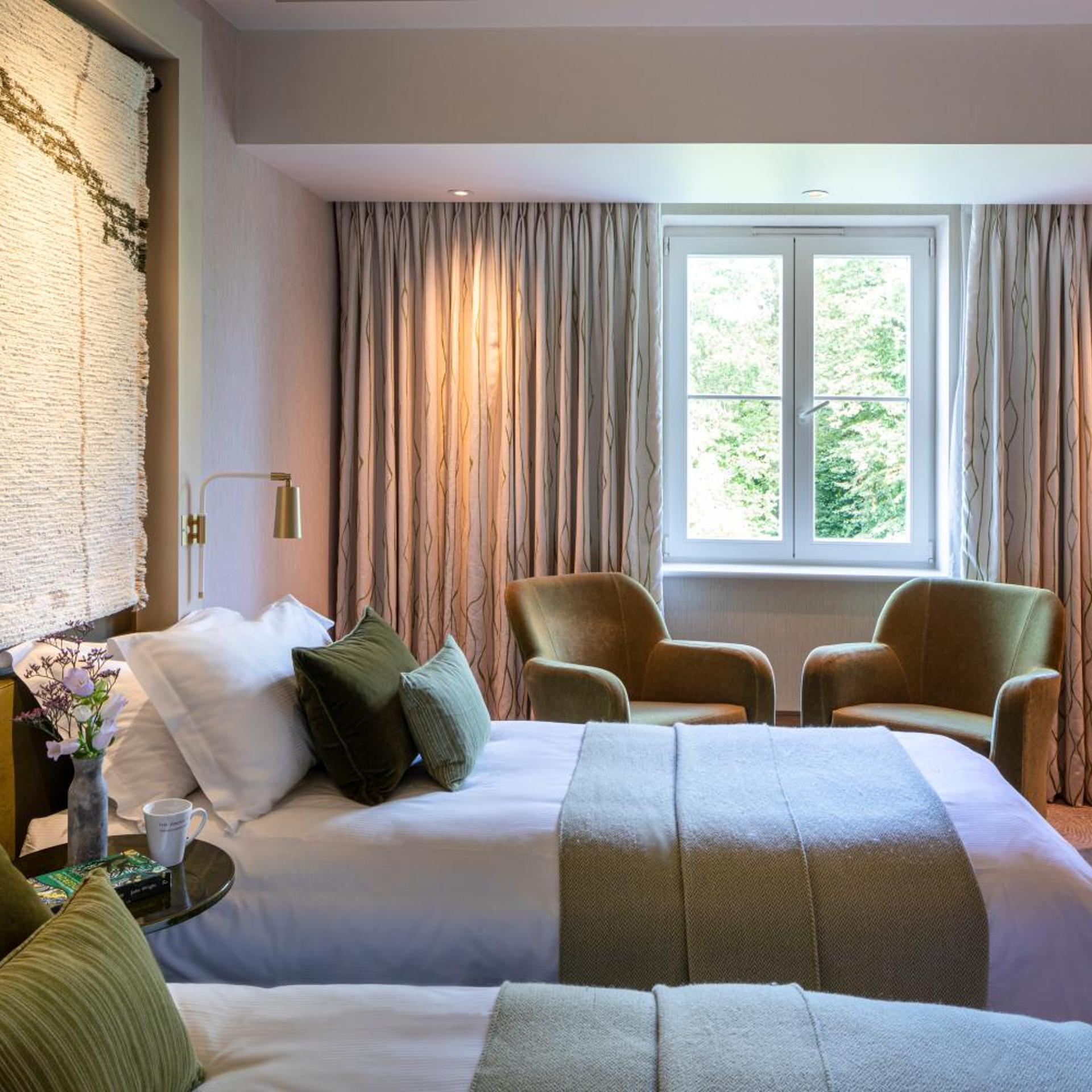 Deluxe, Twin Beds, West Wing