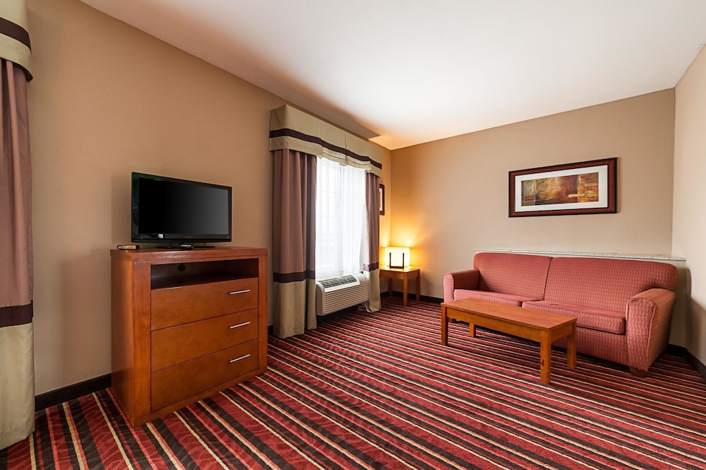 Comfort Suites Sulphur 35/56