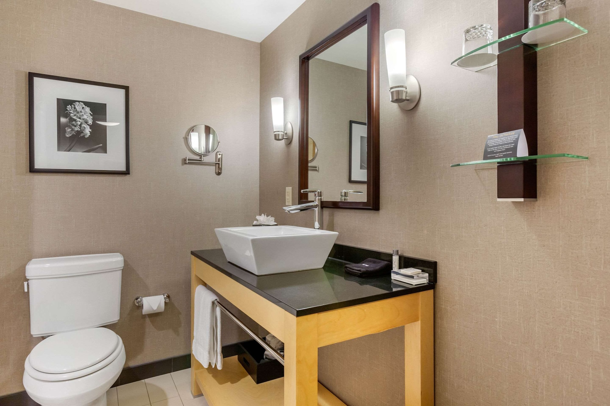 جناح بسرير كينج مع أريكة، Cambria Hotel Denver International Airport 6/7