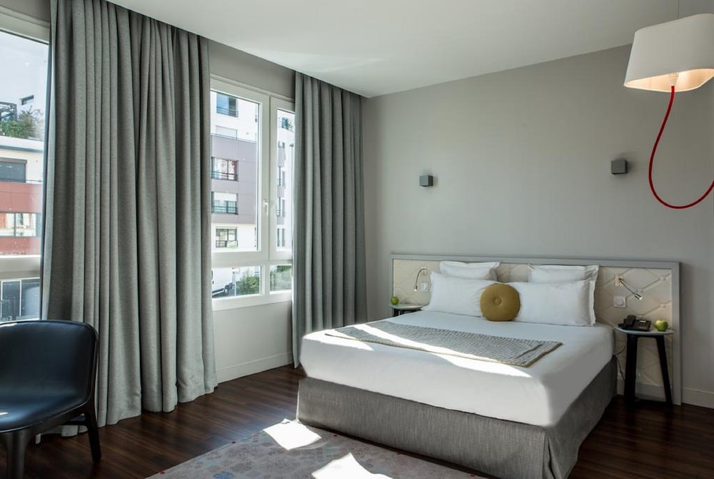 Atrium Suresnes Hotel 7/61