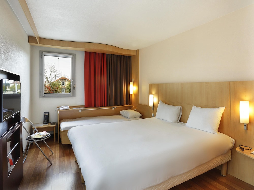 Ibis Etampes 28/69