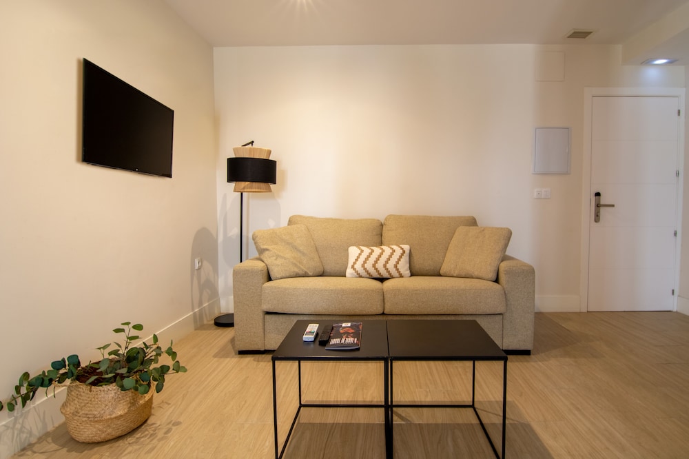 Apartamentos Magna Sevilla 37/68