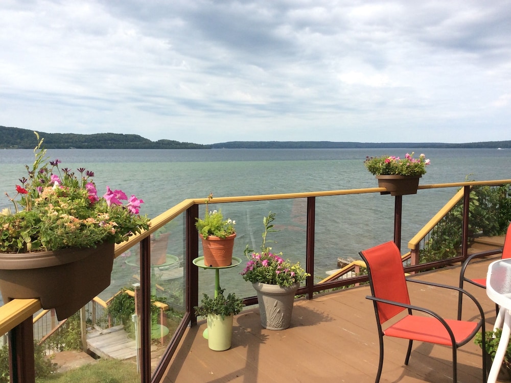 Pictured Rocks Bed and Breakfast 58/61