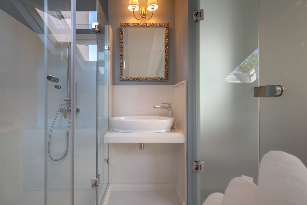 Noble Suites 24/68