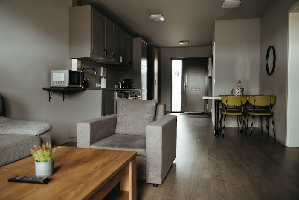 Vik Apartments 53/63