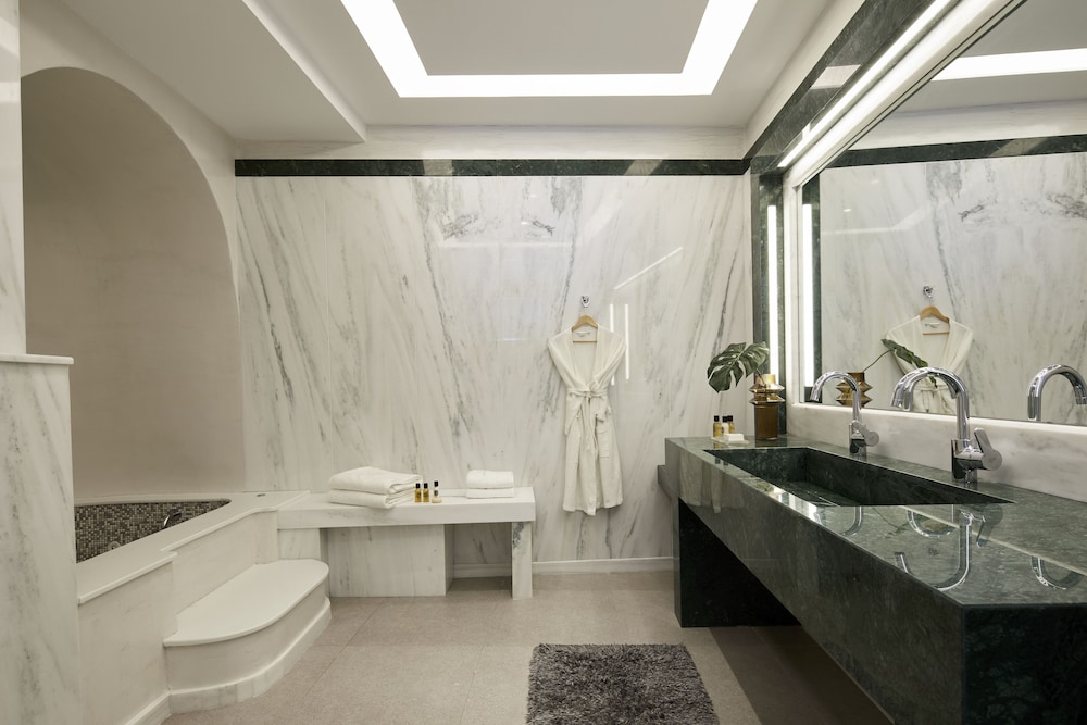 Petit Palace Suites 42/43