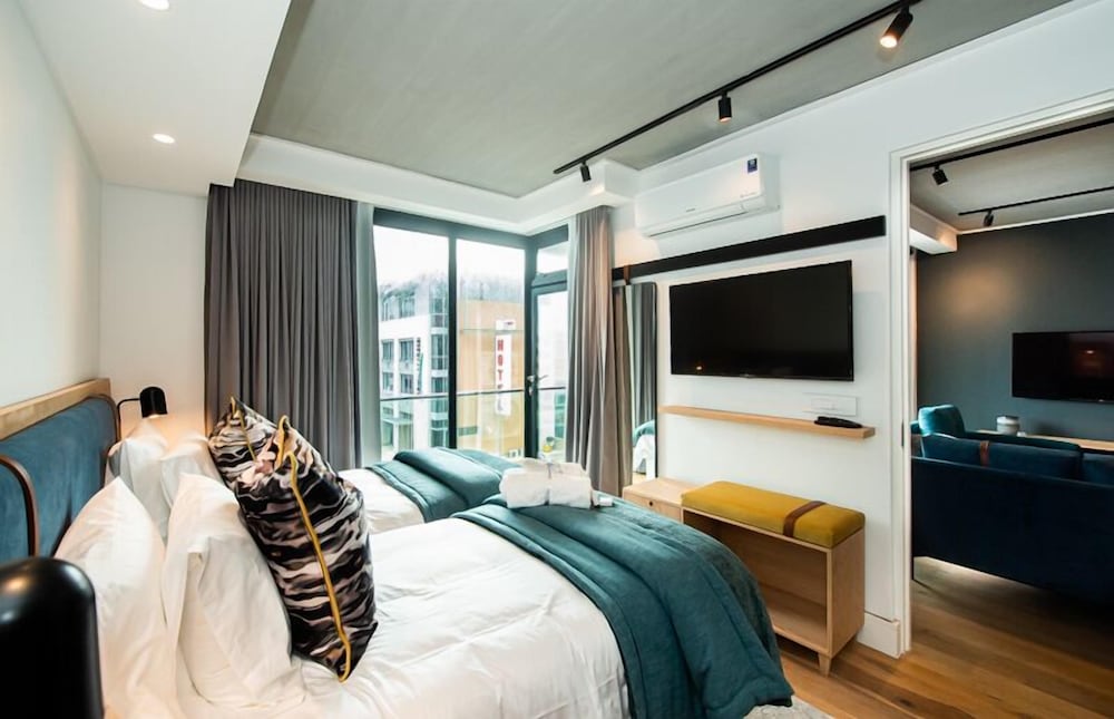 Latitude Aparthotel By Totalstay 23/56