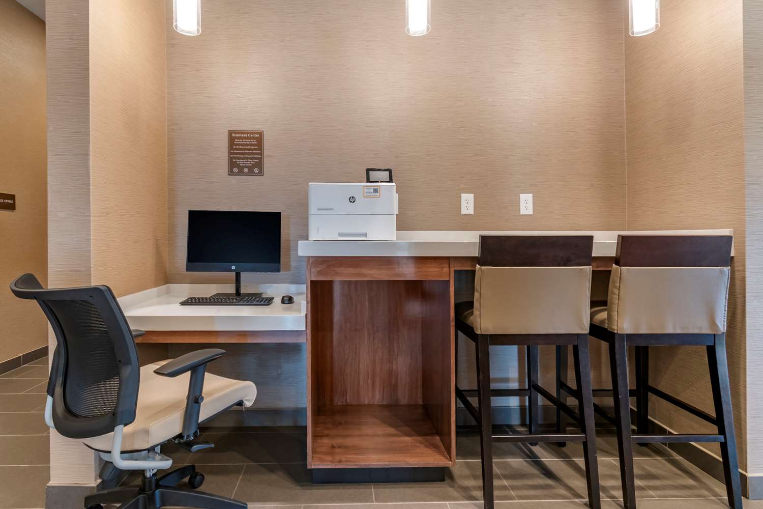 Comfort Suites Camp Hill Harrisburg West 26/29