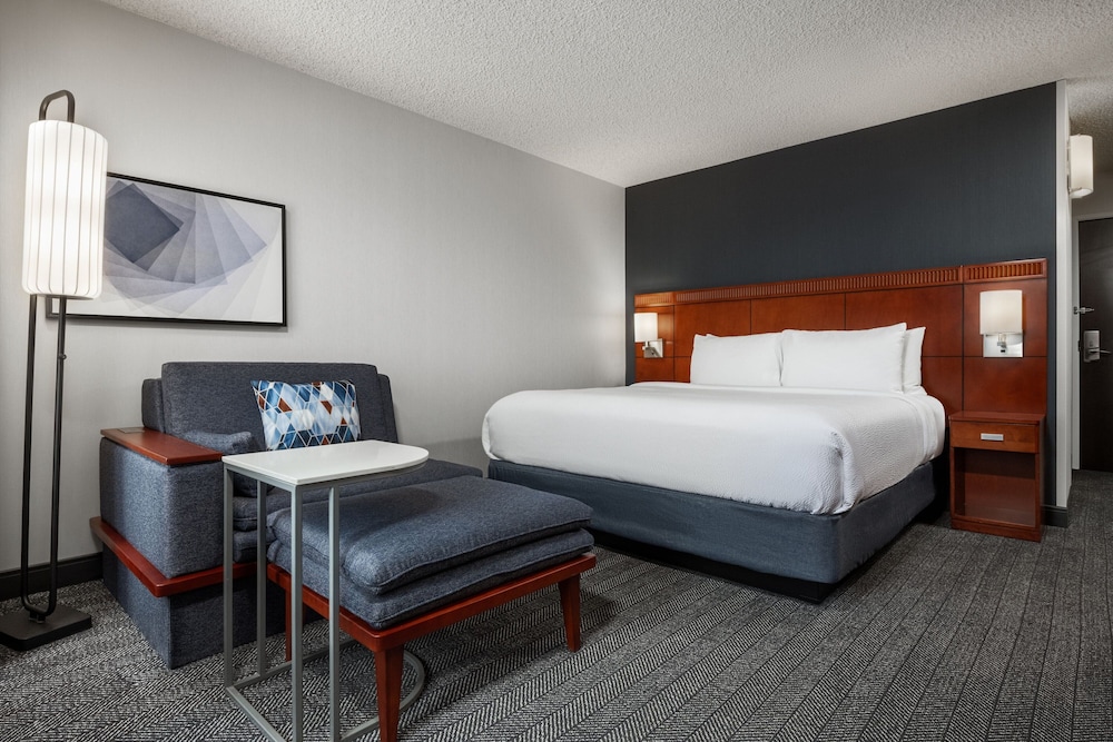 Room at Courtyard By Marriott Anchorage Airport, ANCHORAGE - AK