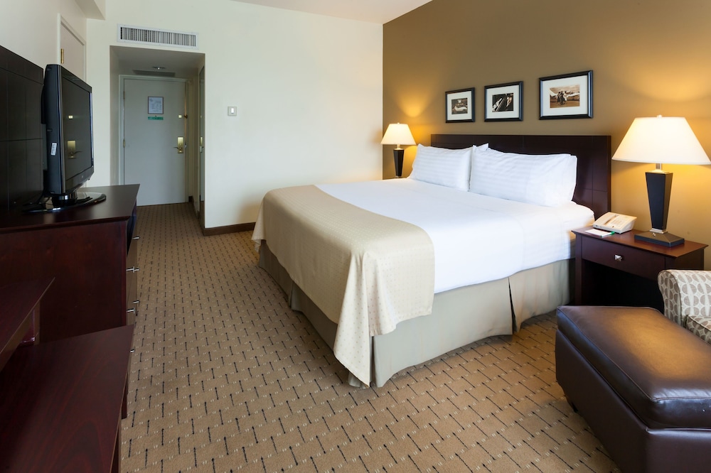 Holiday Inn San Salvador An Ihg Hotel 11/60