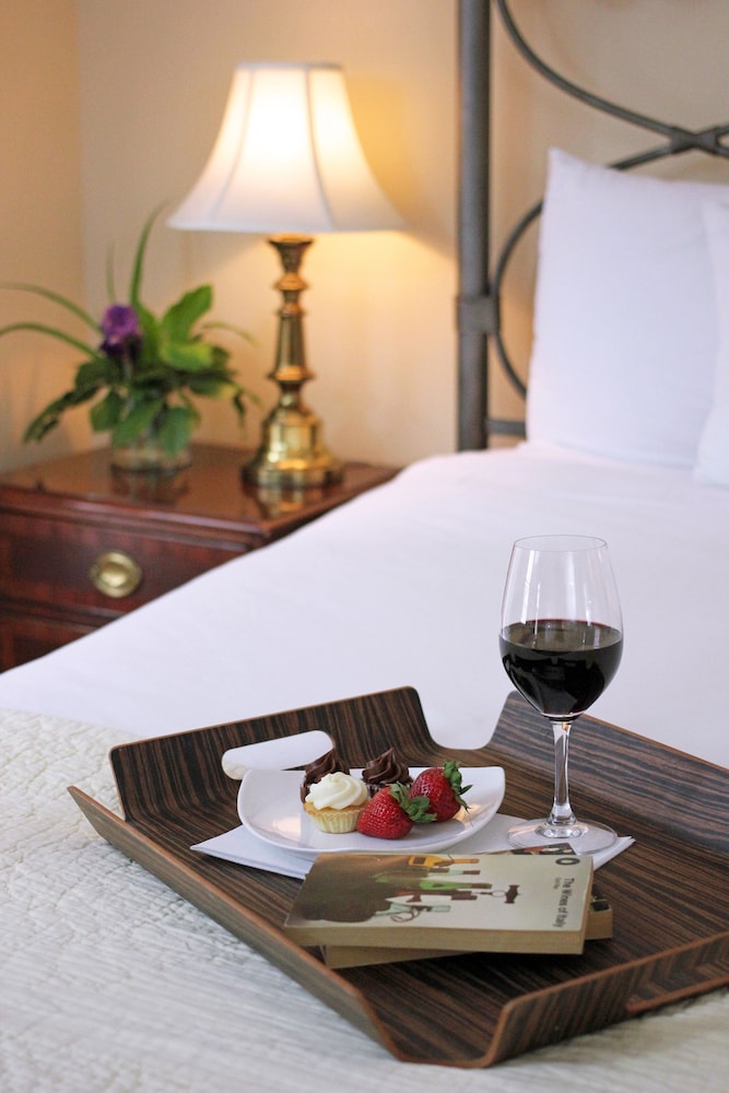 The Kennebunk Inn 38/50