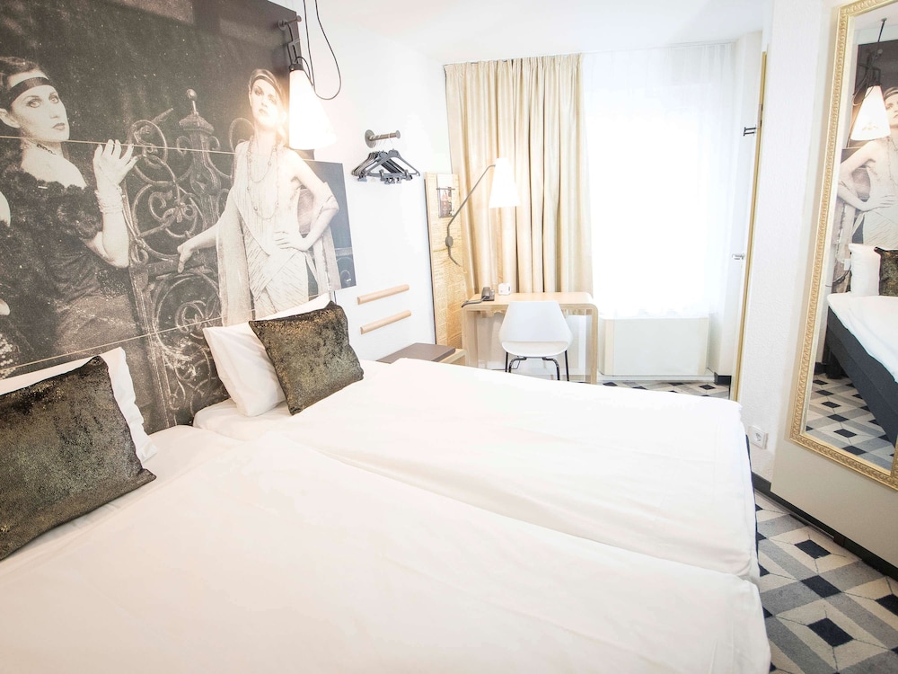 Ibis Hotel Koln Centrum 13/68