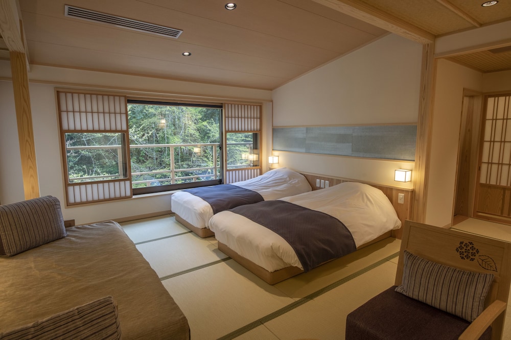 Luxury, Triple, Twin Beds, River View, Sofa, Adult Only