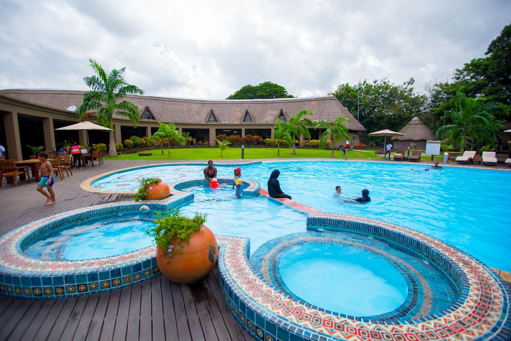 The Royal Senchi Resort/Hotel 32/50