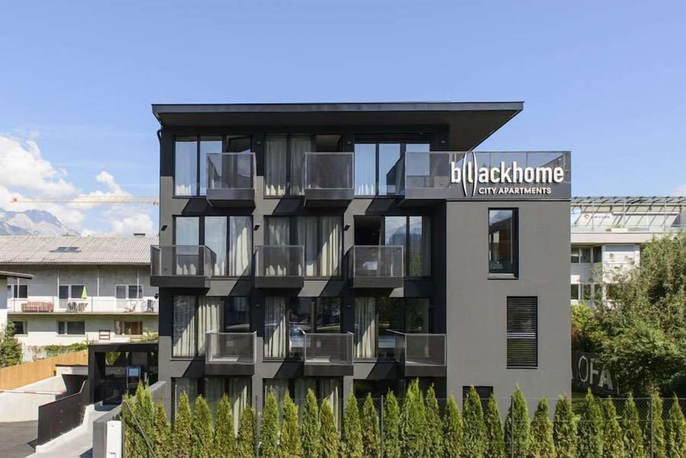 B(L)Ackhome City Apartments 3/34
