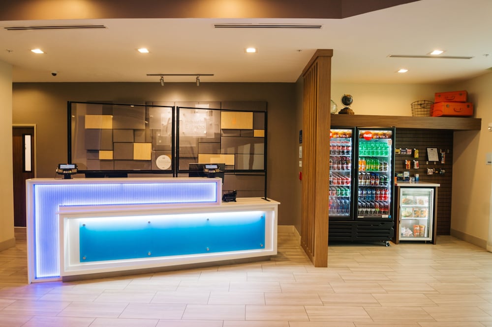 Holiday Inn Express & Suites Birmingham - Homewood 7/33
