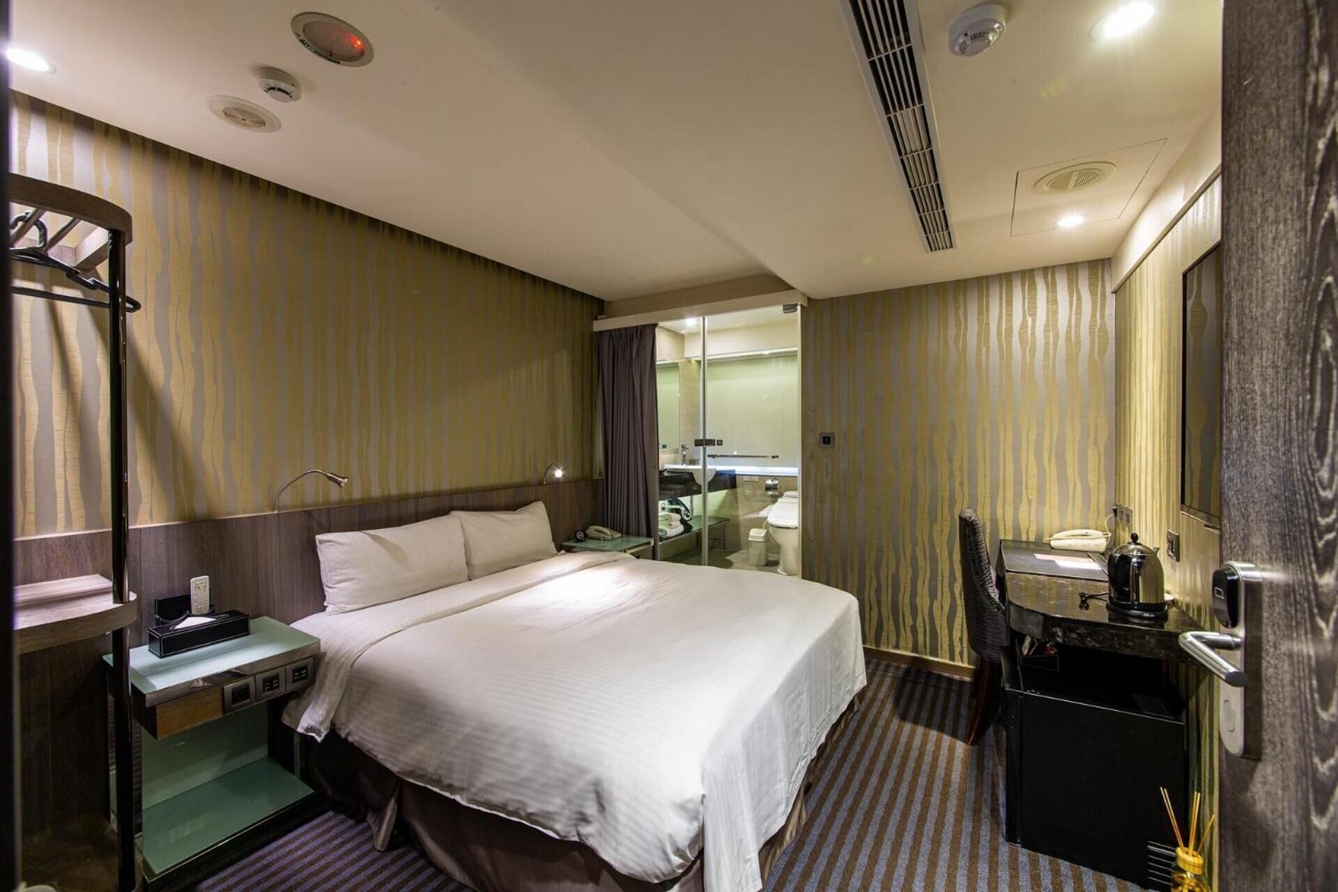 ECONOMY, DOUBLE BED