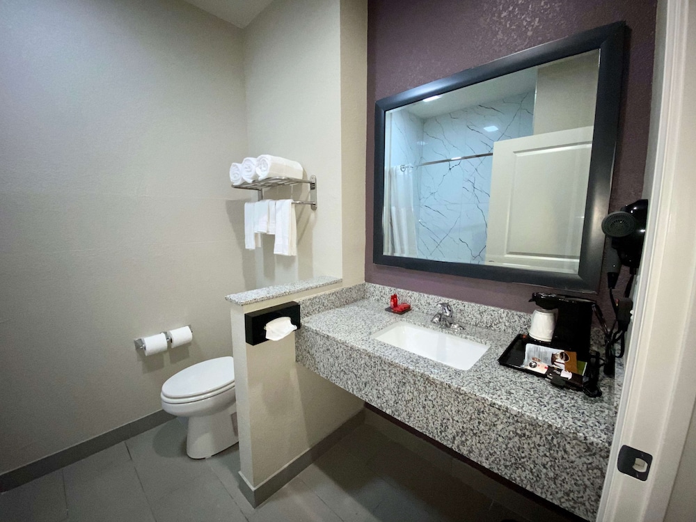 Surestay Plus Hotel By Best Western Ada 10/40