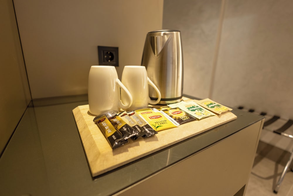 FOUR HILLS HOTEL 19/37
