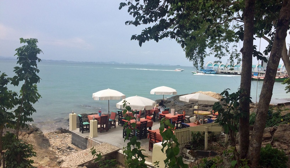 Sunrise Villas Resort 24/41