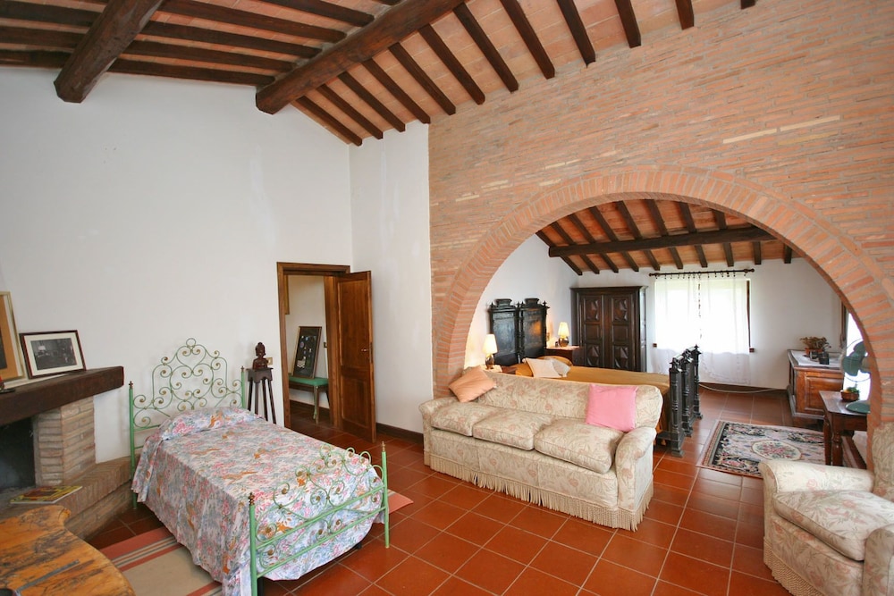 Casale Giulio 13/23