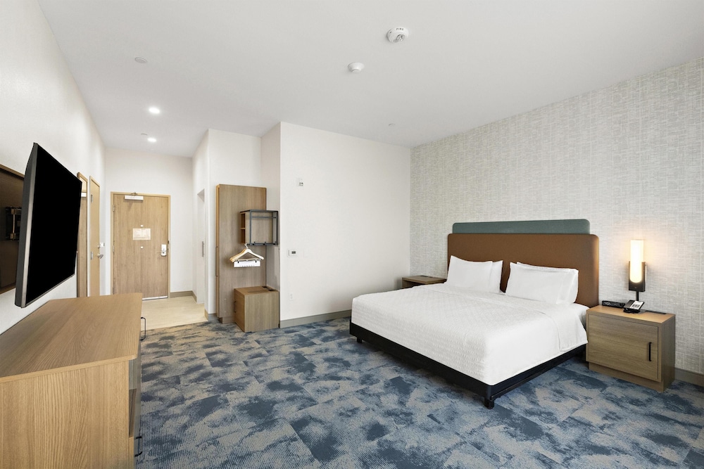 Hampton Inn by Hilton Ontario Airport 17/36