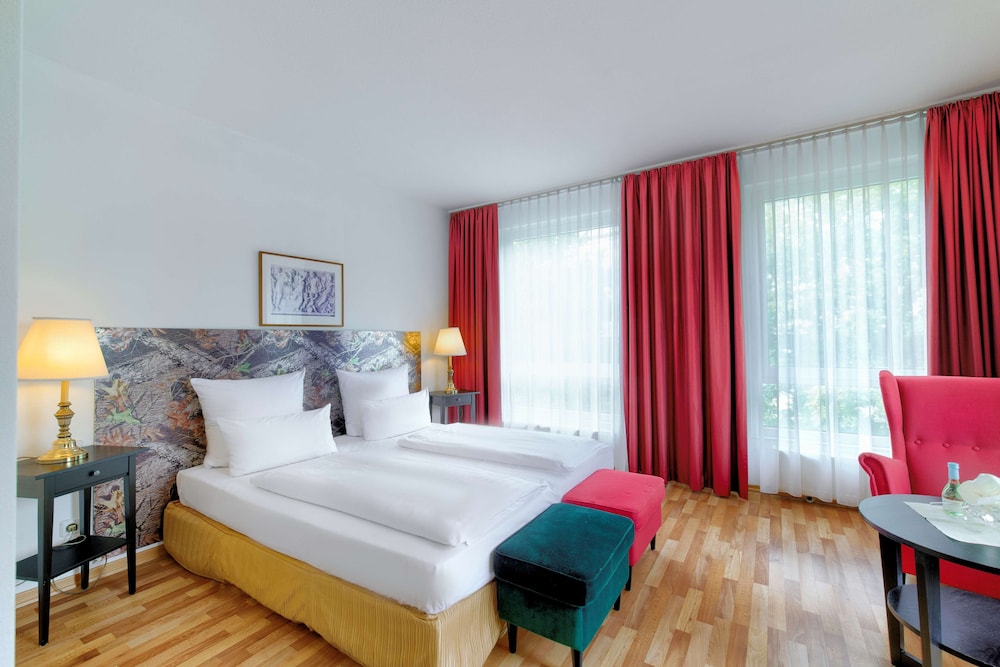 Am Schloss Kopenick By Golden Tulip Ex Best Western Hotel Am Schloss Koepenick 17/77