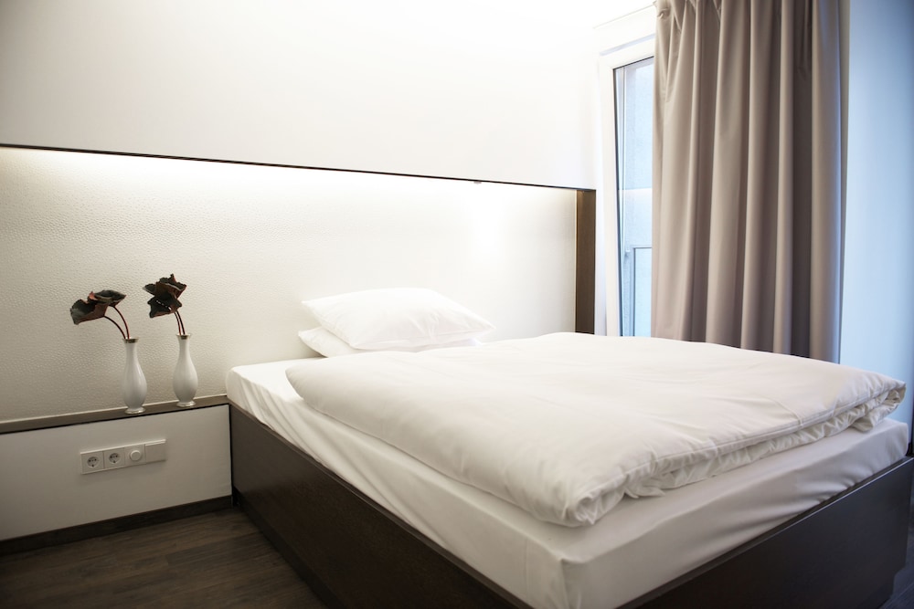 Hotel Q 9/71