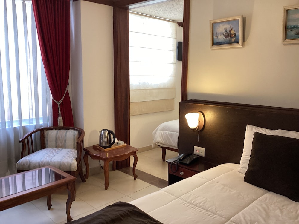 Hostal Mitad Del Mundo 52/69