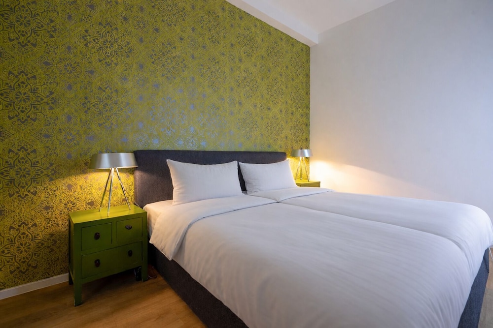 2 BEDROOMS, APARTMENT