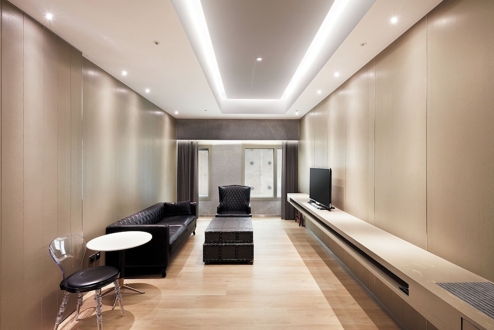 CHECK inn Taipei Nanjing 64/73