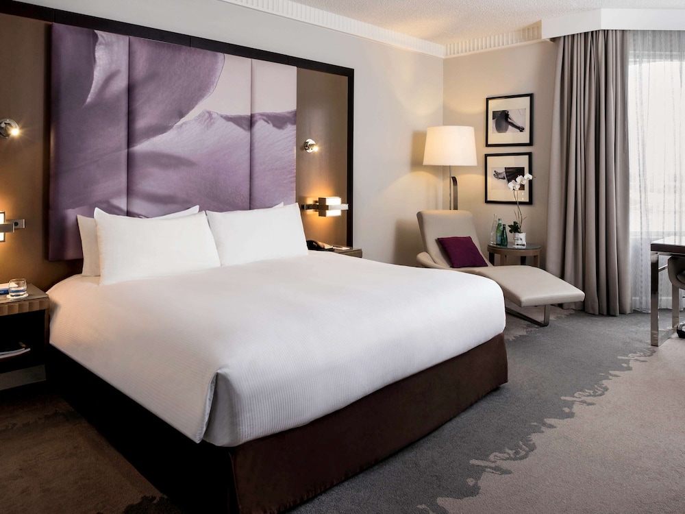 SUPERIOR, SUITE, KING BED