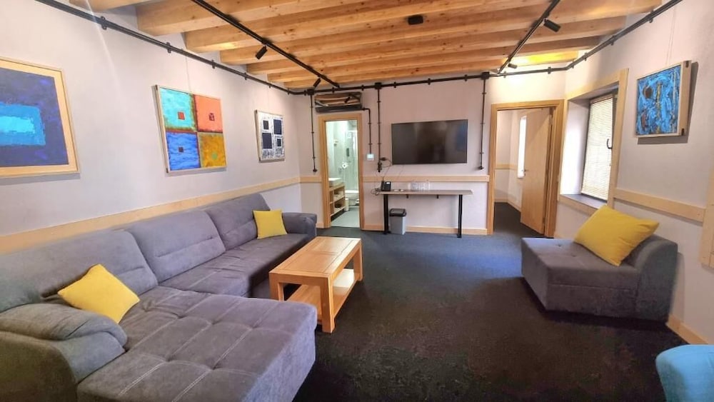 Art Hotel 158 19/29