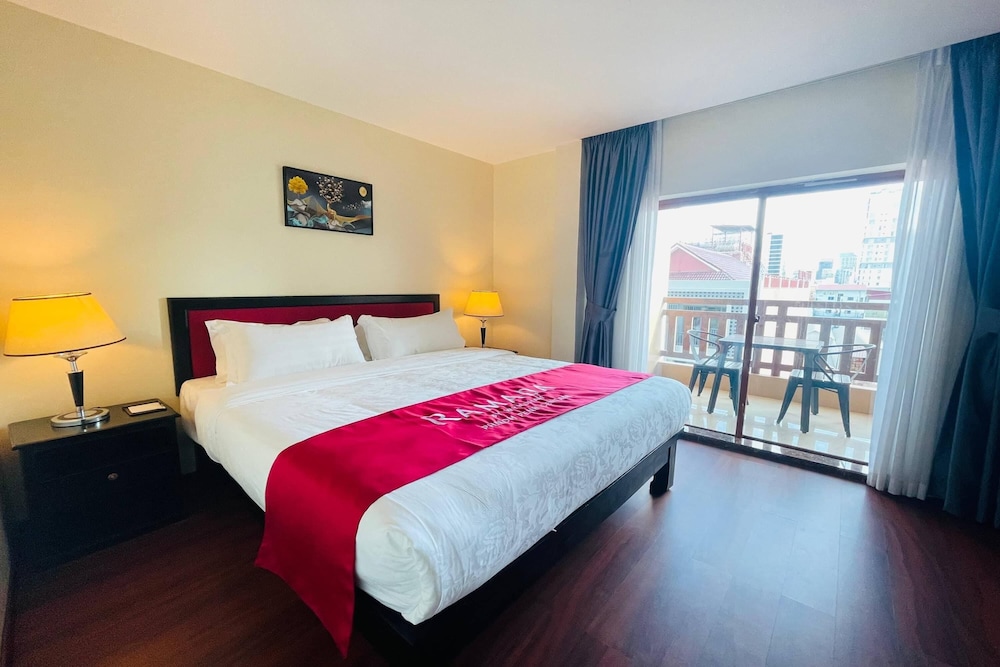 Ramada by Wyndham Phnom Penh Central 12/38