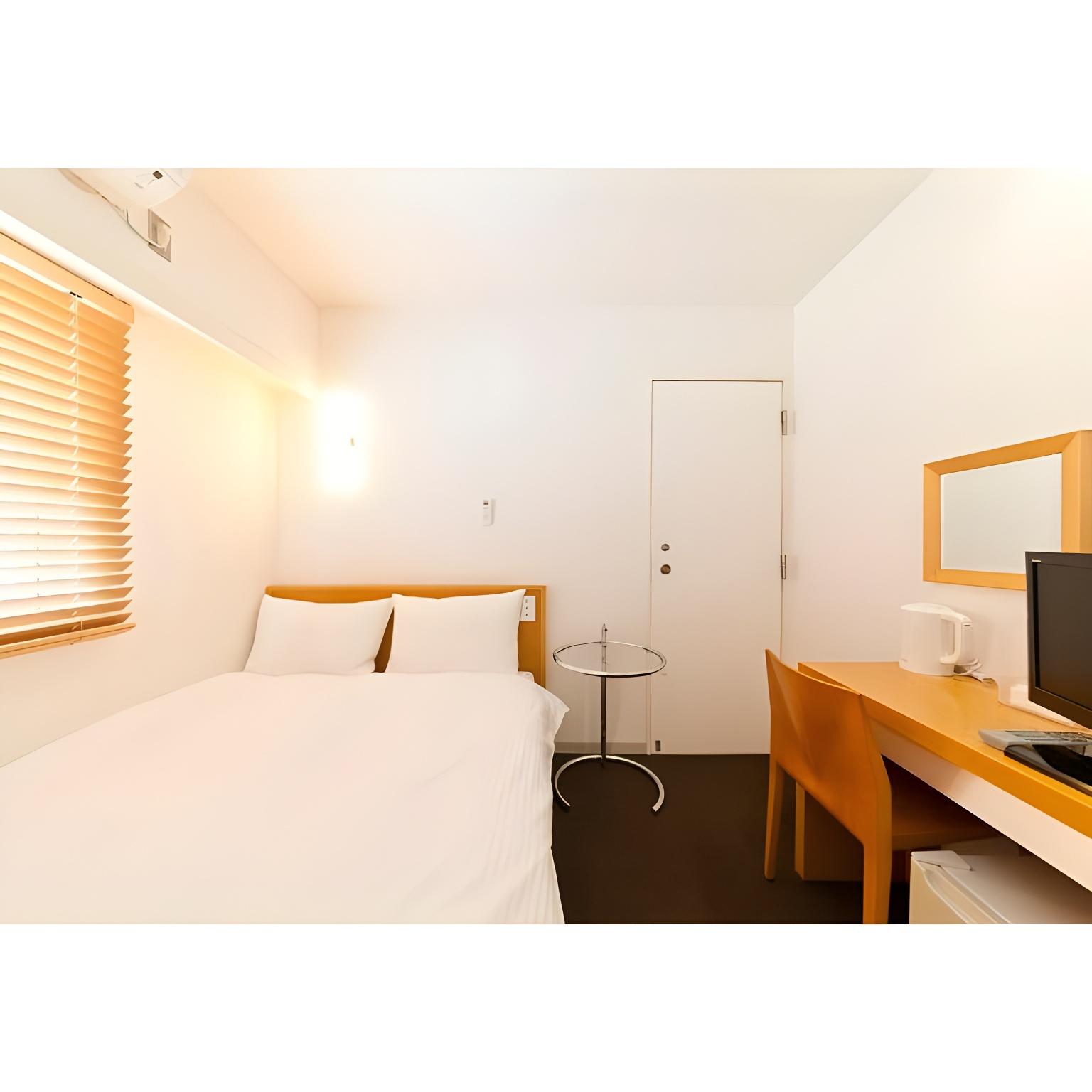 Standard, Double Bed, Smoking, Accessible