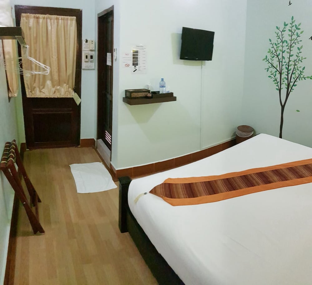 Phonepaseuth Hotel 27/55