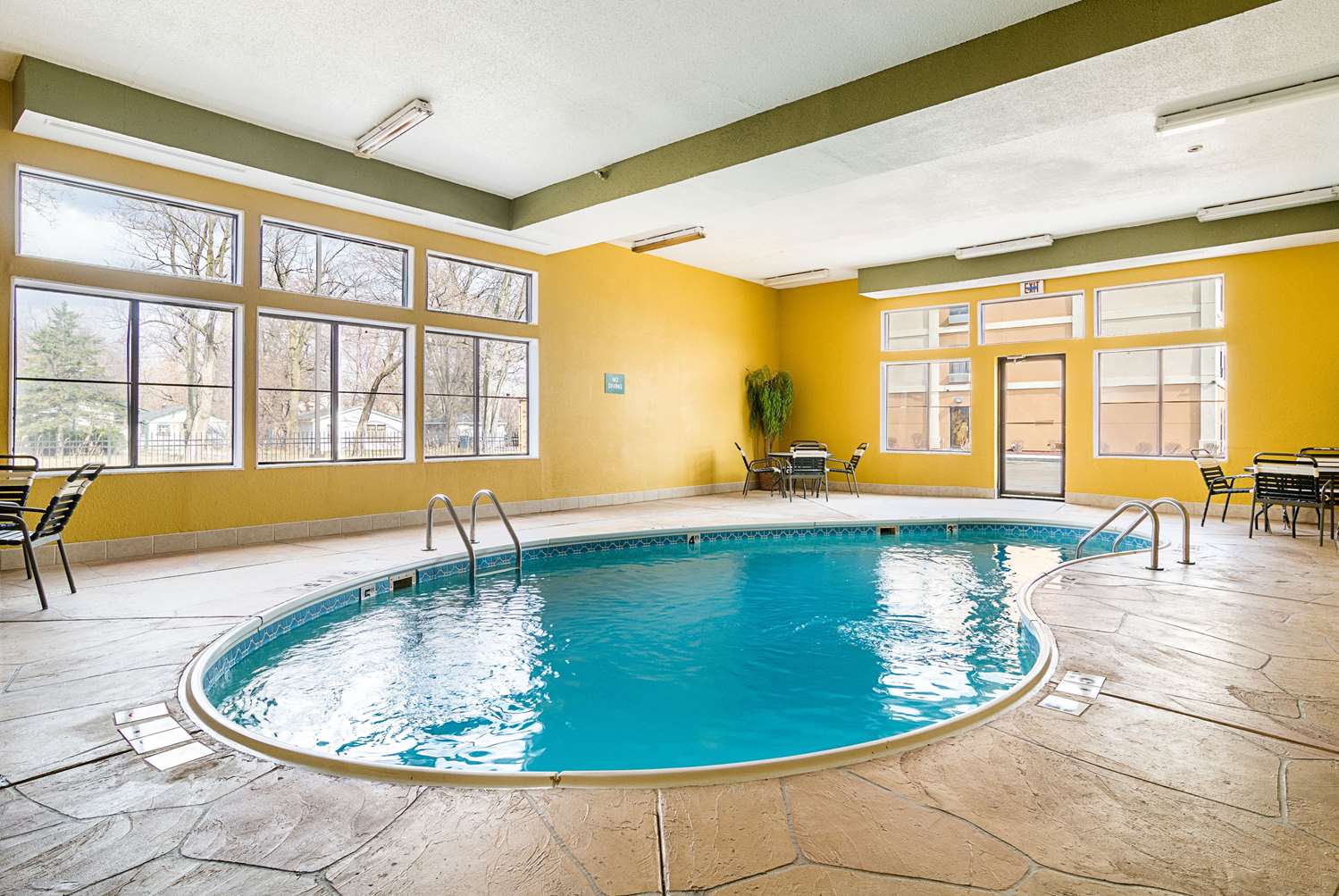 Quality Inn & Suites Harvey - Chicago Southland 34/34