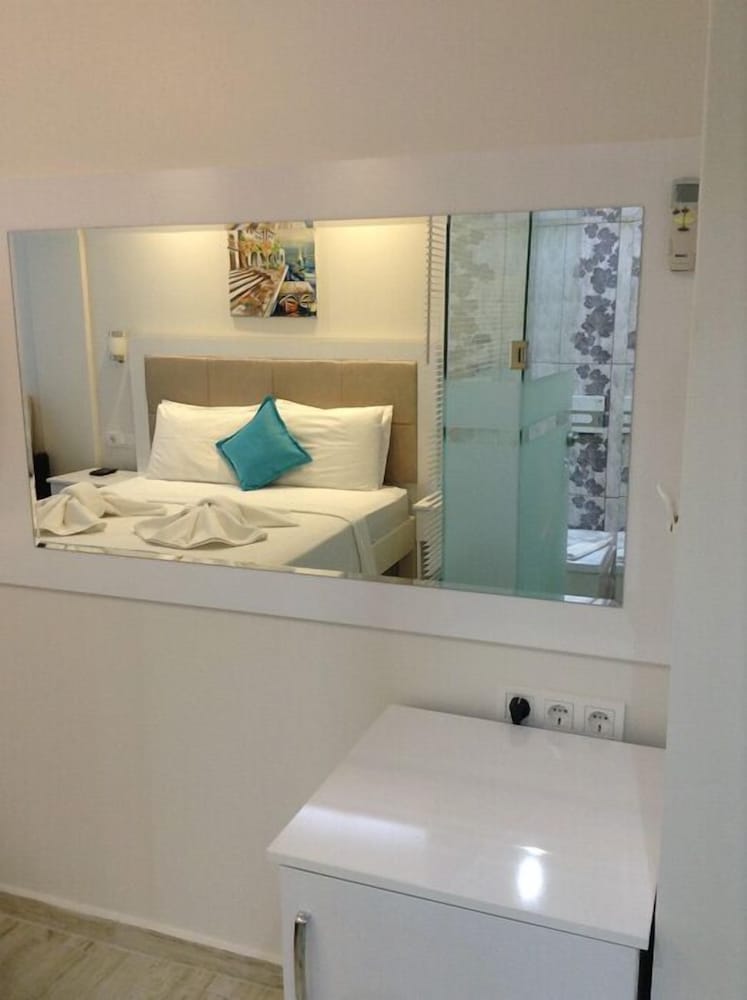 Hotel Mola 9/30