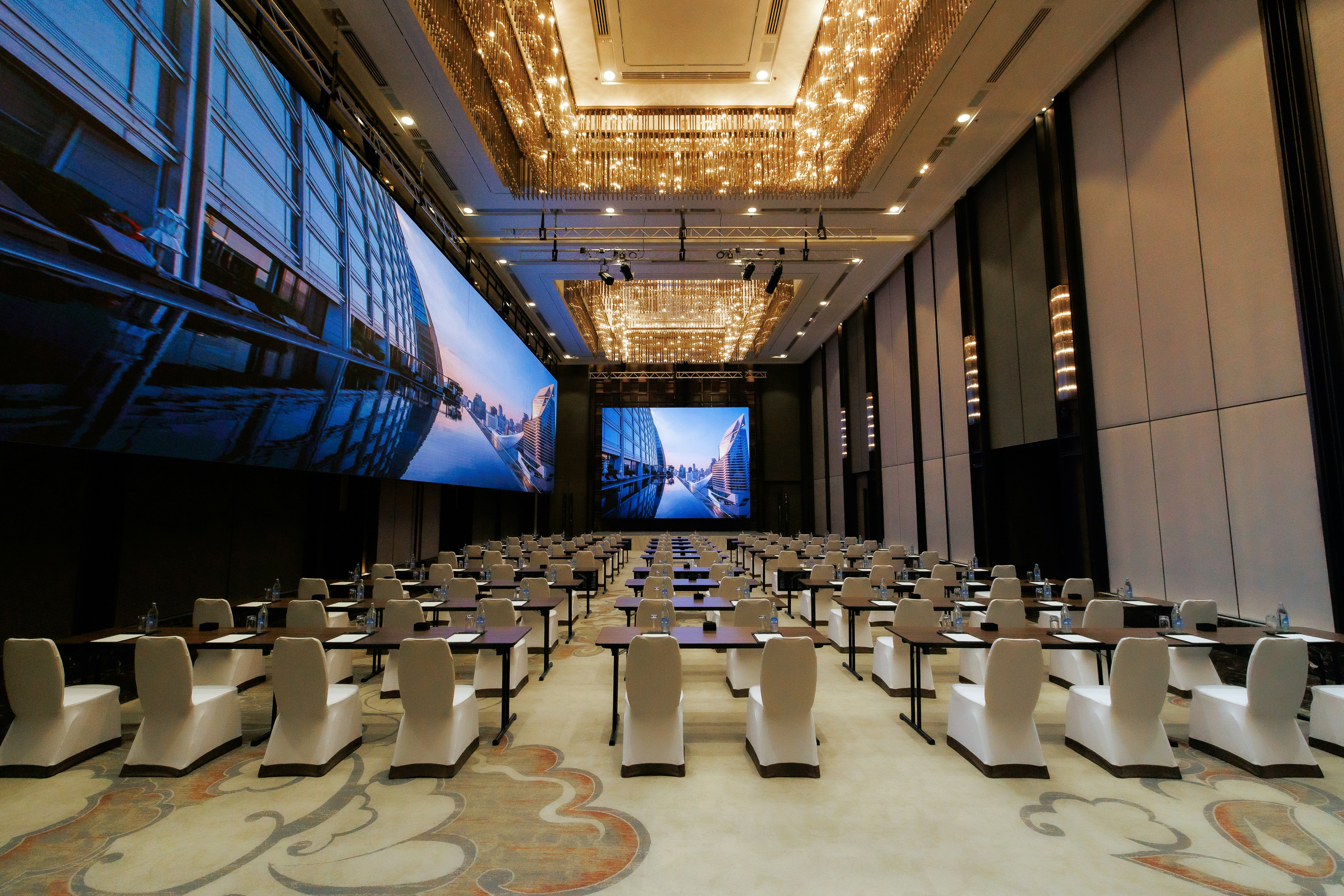 The Okura Prestige Bangkok 67/78
