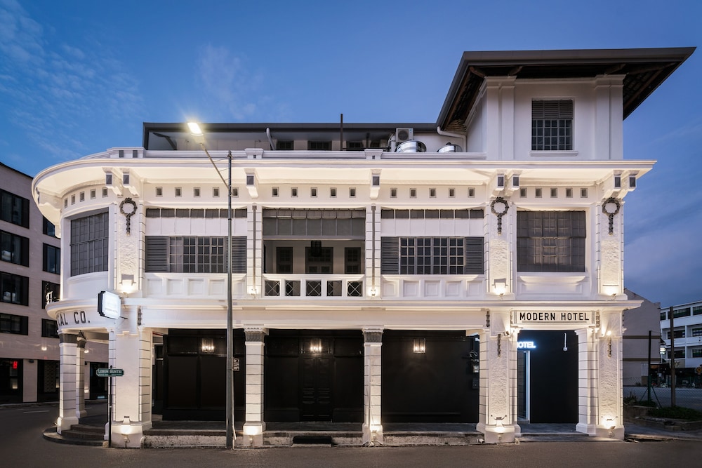 Modern Hotel Georgetown 4/45