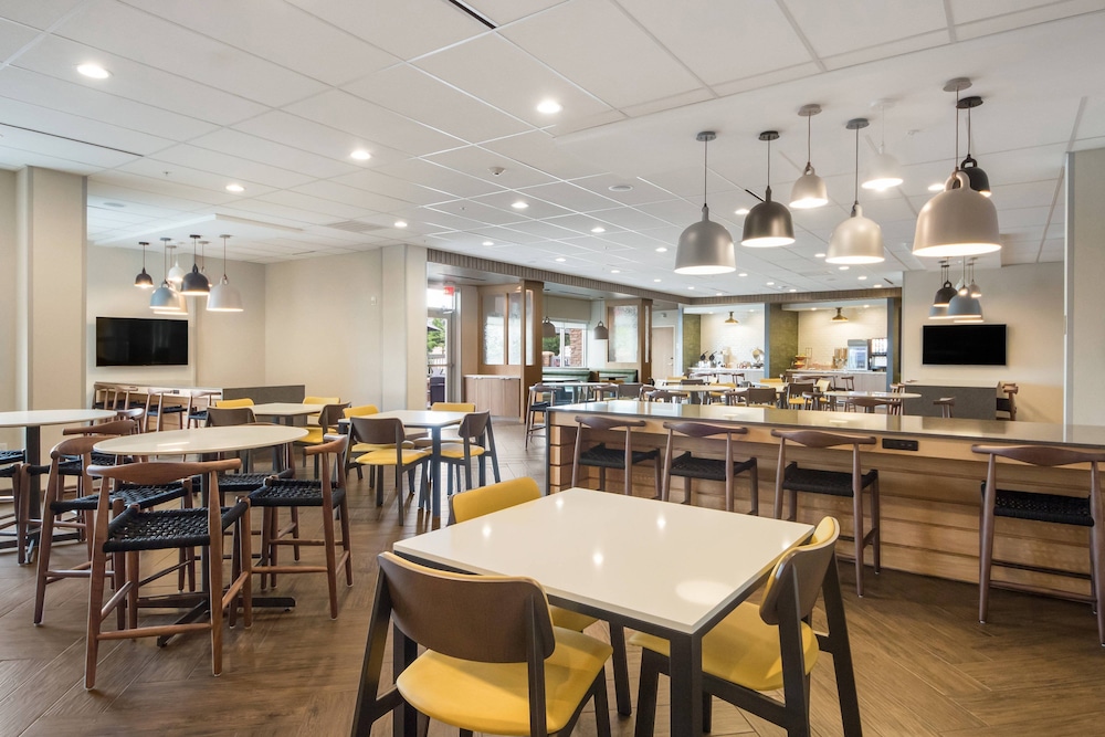 Fairfield Inn & Suites By Marriott Dallas Plano/Frisco 28/42