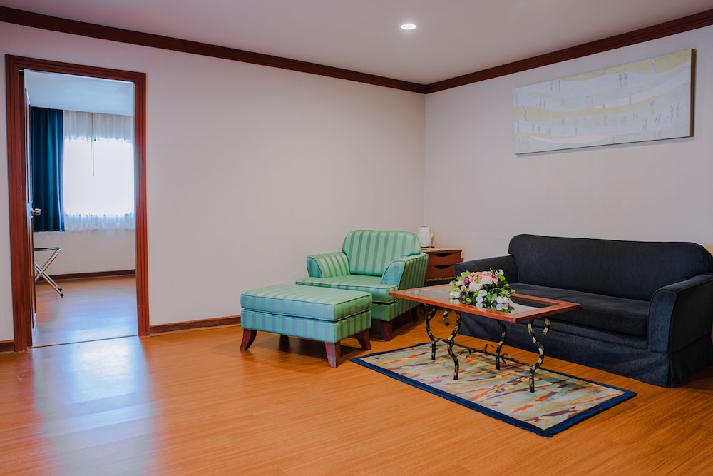 Baiyoke Suite 34/63