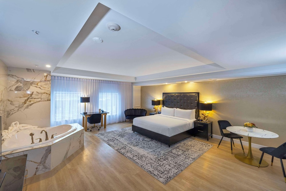 Halifax Tower Hotel & Conference Centre, Ascend Hotel Collection 24/60