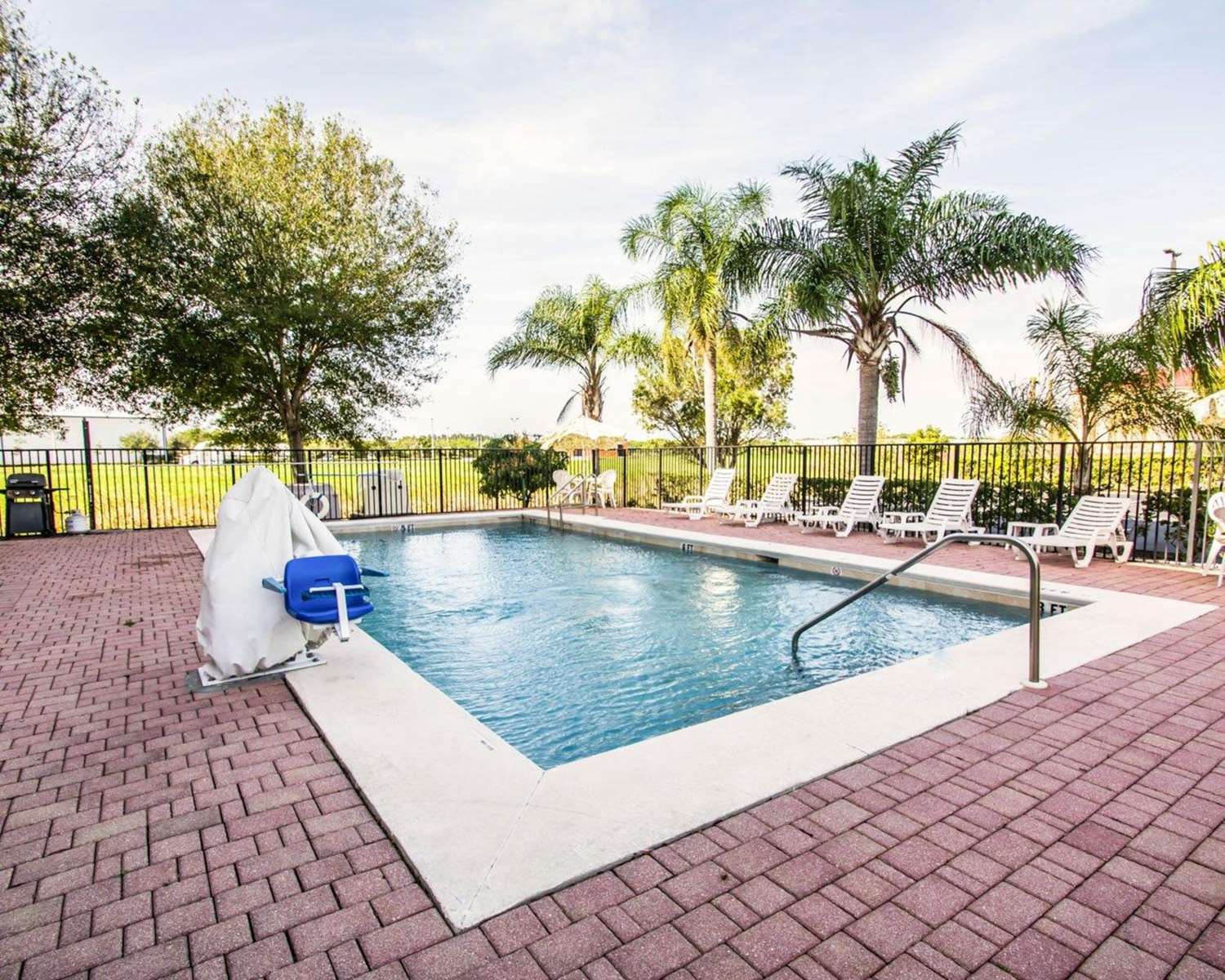 Sleep Inn Fort Pierce I-95 33/33