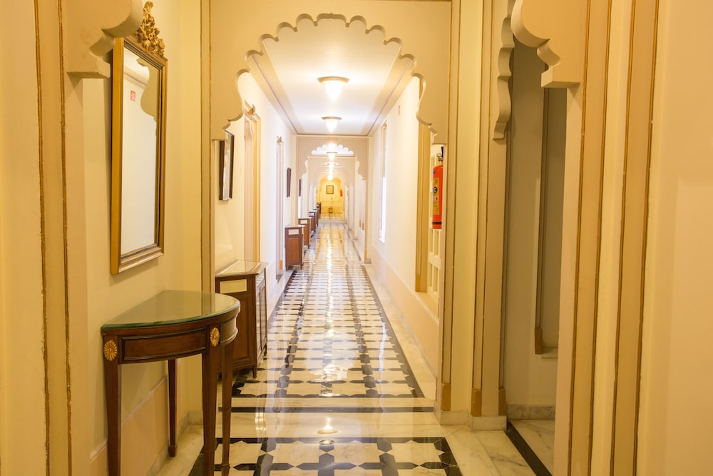Taj Fateh Prakash Palace 23/54